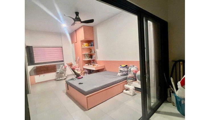 NGộp MT KHu Họ Lê  -Tân PHú 60m2 - 5 tầng mới LG 12m Kinh Doanh